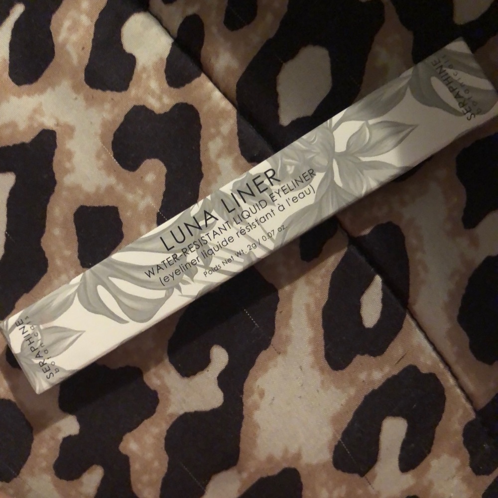Liquid eyeliner